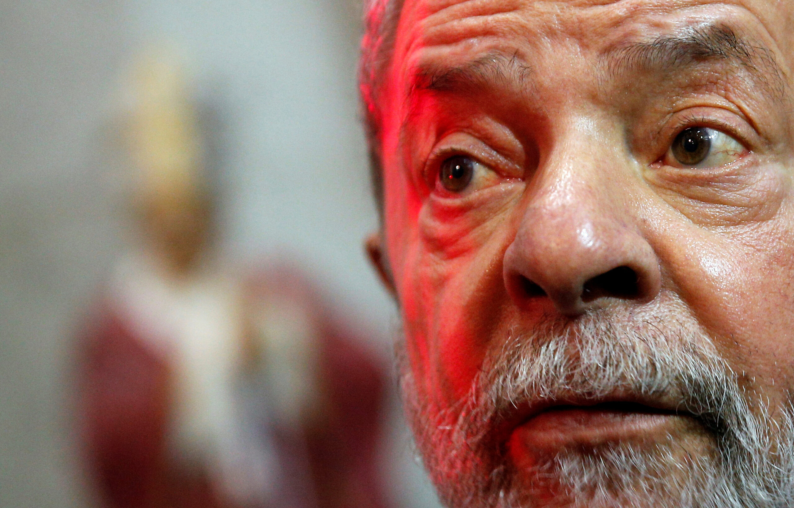 Lula durante o funeral de Dom Paulo Evaristo Arns, em SP