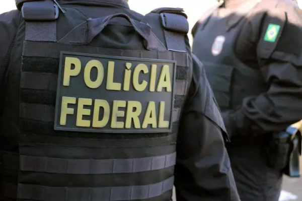 Agentes da Polícia Federal