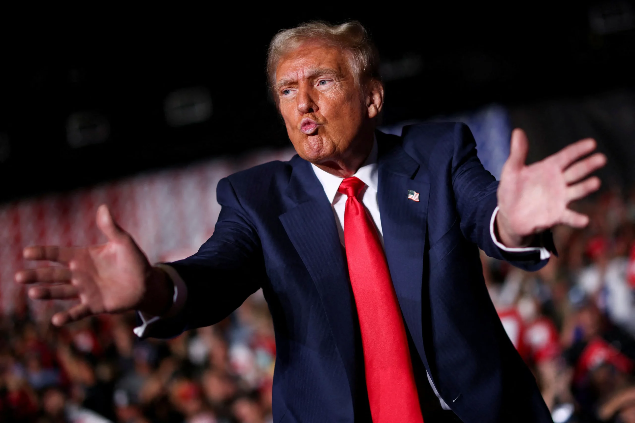 Donald Trump durante ato de campanha na Carolina do Norte