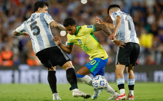 8 derrotas da seleção que puseram o futebol brasileiro no divã