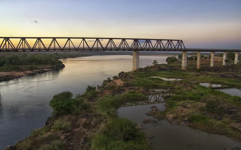 O potencial e os riscos do trem que liga o Brasil ao Pacífico