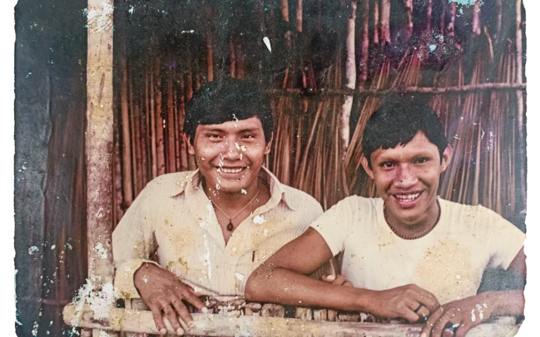 O álbum de família encontrado nas fotos dos Paiter Suruí