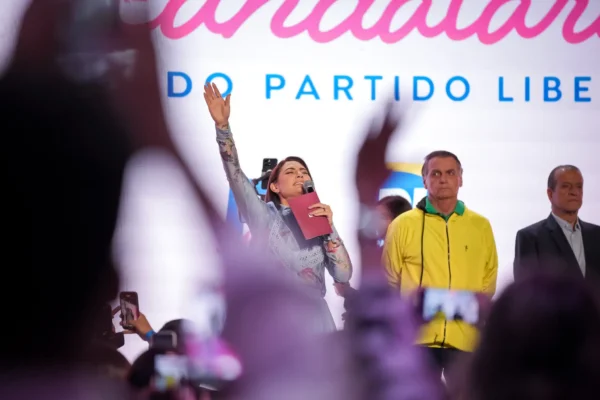 Michelle Bolsonaro, Jair Bolsonaro e Valdemar Costa Neto em evento do PL em Brasília