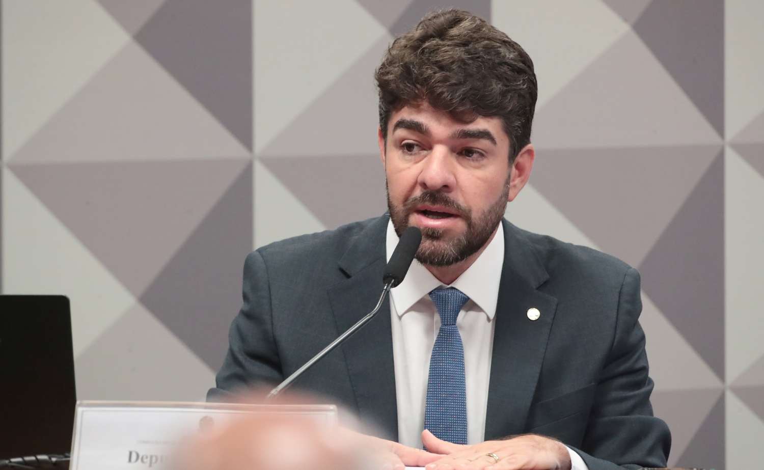 O deputado Zé Vitor durante votação da Medida Provisória