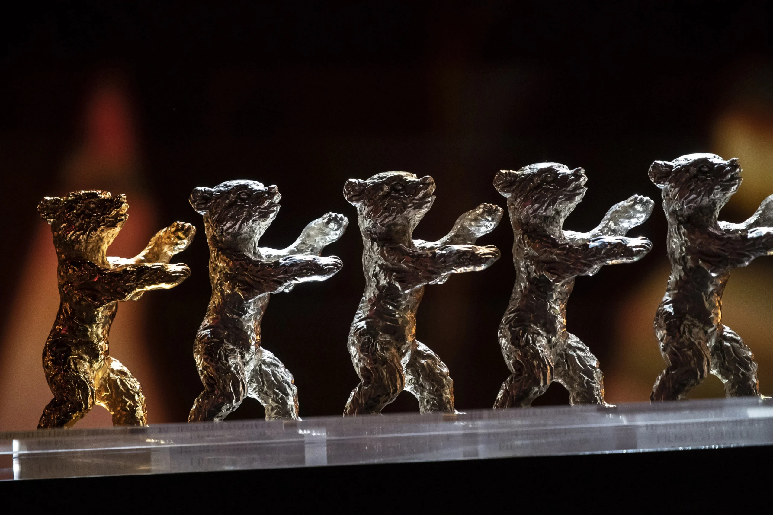 Urso de Ouro e de Prata, premiações do Festival Internacional de Cinema de Berlim. Estatuetas de urso de ouro e prata