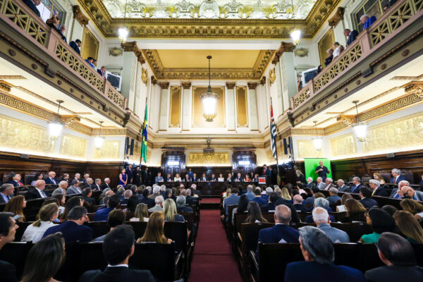 Desembargadores, servidores e convidados em evento do Tribunal de Justiça de São Paulo