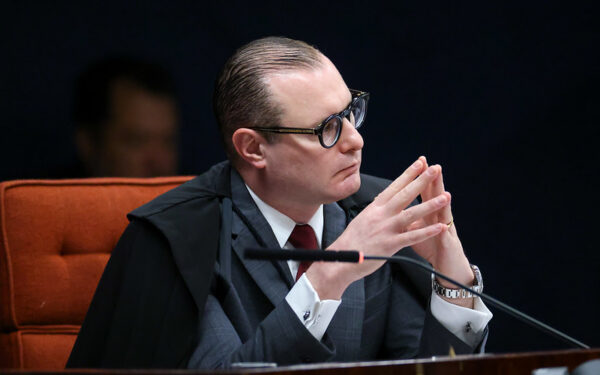 O ministro Cristiano Zanin durante julgamento do caso Marielle e Anderson no Supremo