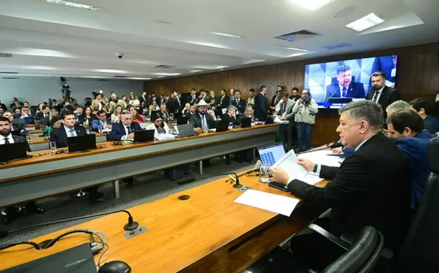 As trincheiras entre CPIs, Supremo e cúpula do Congresso