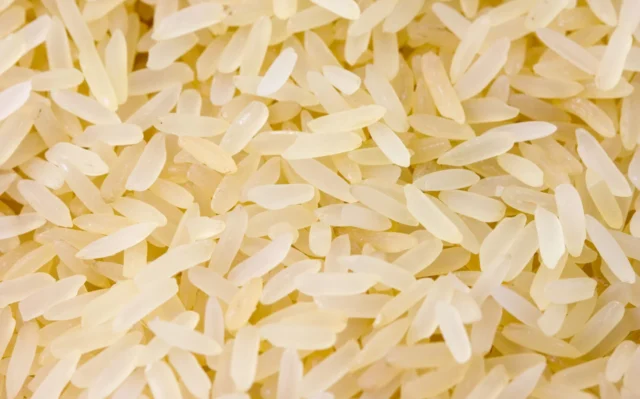 Por que o Brasil voltou a produzir mais arroz, feijão e mandioca