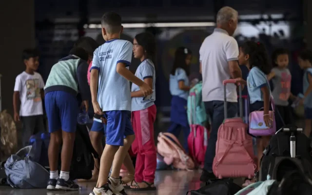 Por que o atraso escolar ainda atinge milhões de estudantes no Brasil