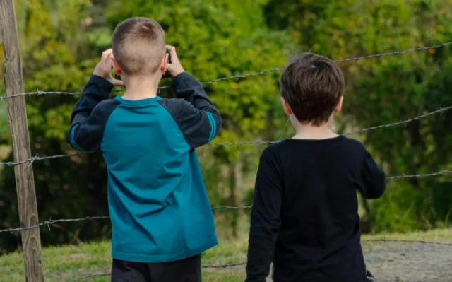 Como evitar que meninos reproduzam o ódio a mulheres