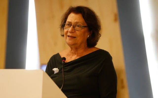 ‘O que faz uma criança ler é o exemplo dos adultos’