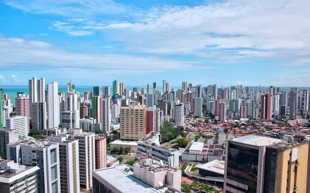 O estudo que analisou as disputas dentro das elites do Recife