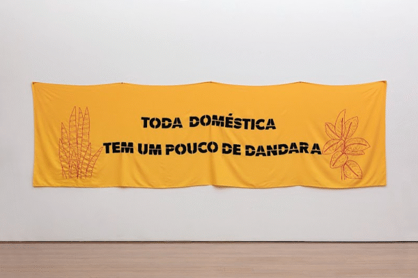 "Toda Doméstica Tem Um Pouco de Dandara", de Dayane Tropicaos. Contagem, Minas Gerais, 2023.