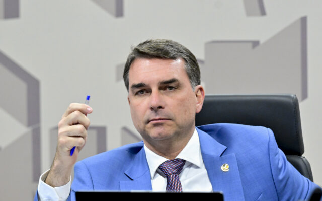 Os pontos fracos da candidatura de Flávio, em 2 análises
