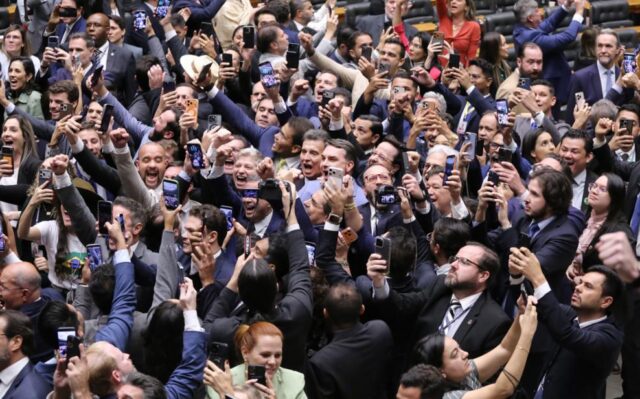 Alívio a Bolsonaro: o que diz de Congresso e democracia