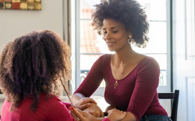 Como conversar com adolescentes no dia a dia